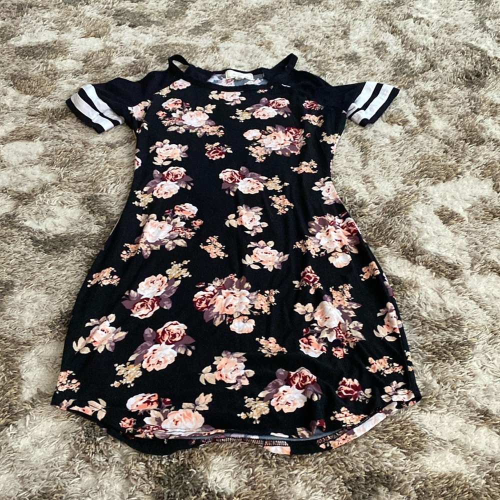 “no comment” floral dress. Size: Women medium